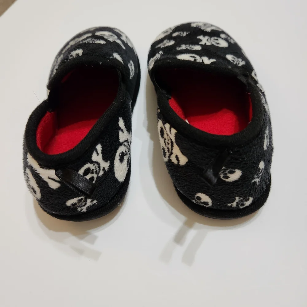 Boys Black and White Kids Skull Slippers